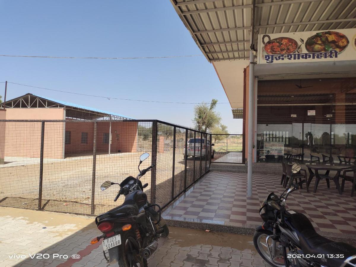 Hotel Purnima Palace Fatehpur  Exterior foto